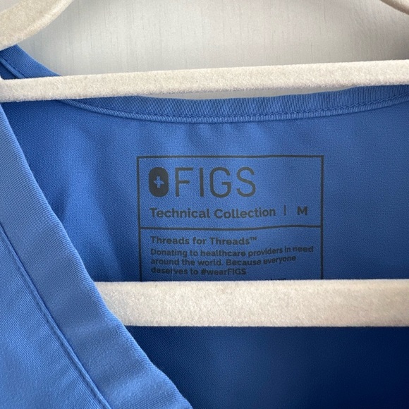 Figs Caterina One Pocket Scrub Top Size Medium - Ceil Blue - Picture 2 of 3